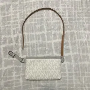 MICHAEL Michael Kors | Accessories | Nwot Michael Kors Fanny  display picture 3